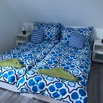 Marci *